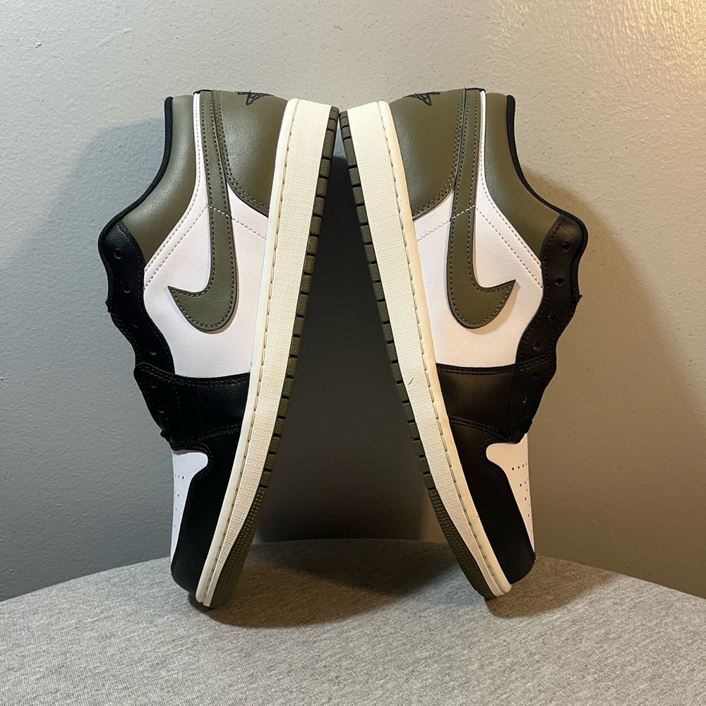 Nike Air Jordan 1 Low Black Toe Medium Olive Green Men's Shoe Size 11 553558-092 - Picture 7 of 11